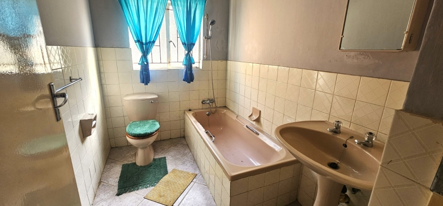 To Let 3 Bedroom Property for Rent in Safari Gardens North West